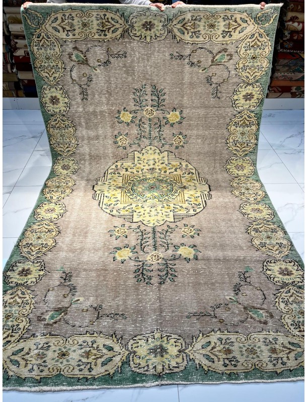 Türkish usak Vintage