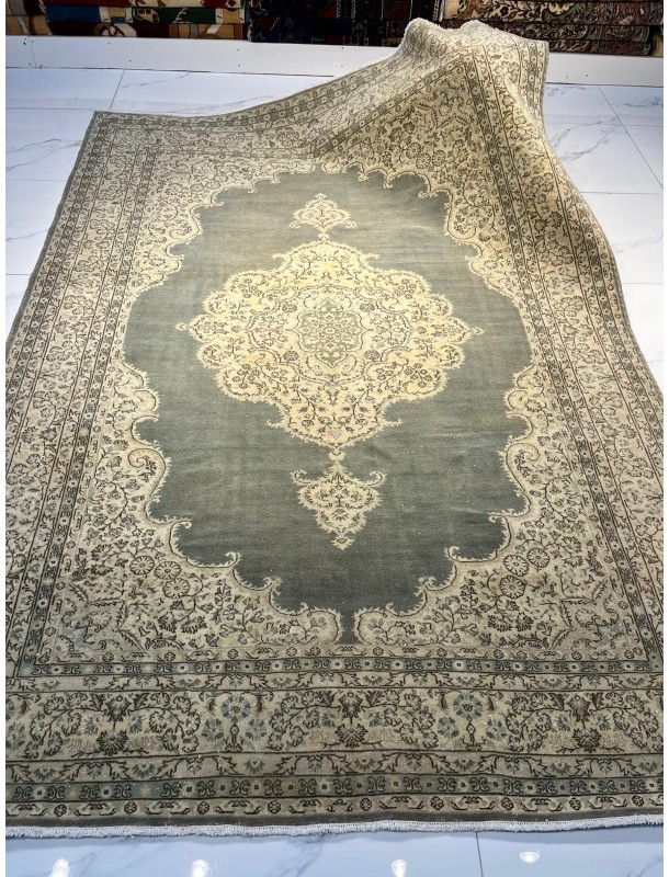 Hand-woven Iranian Kerman Rug